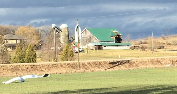 Storm damage is shown near Mount Forest, Ont., on March 17, 2016. (Twitter / Ken Schaus)