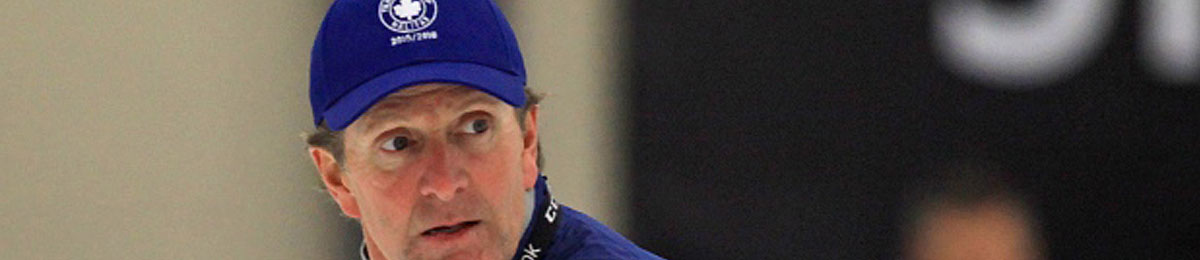 Head coach Mike Babcock of the Toronto Maple Leafs will receive an honorary degree next month in Saskatoon. (Jeff Harper/The Canadian Press)